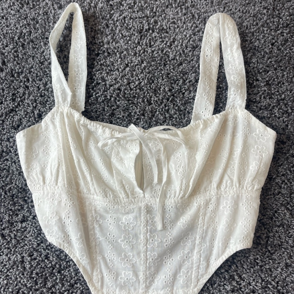 NWT White Floral Top Size M